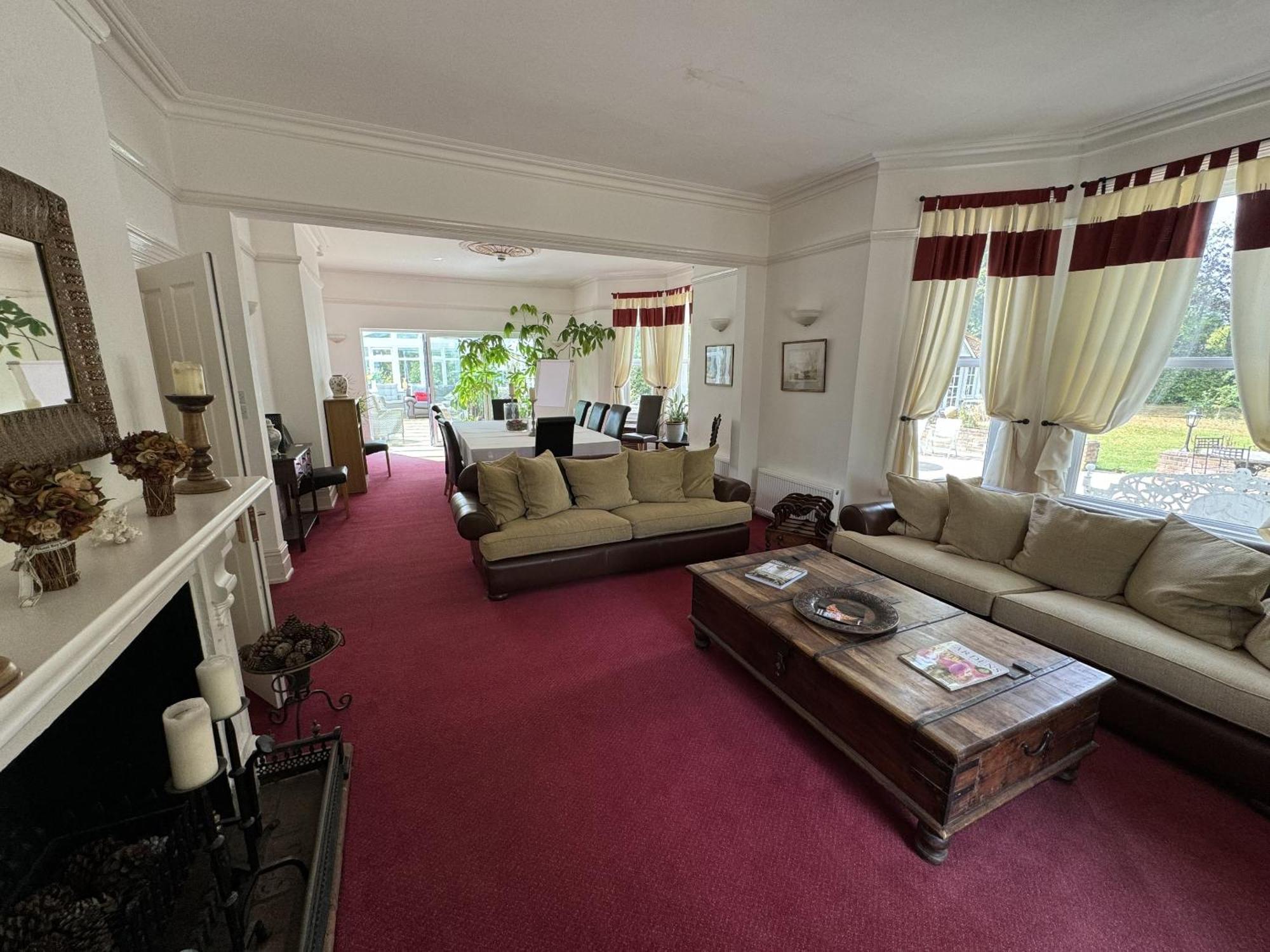 Hookwood Lodge London Gatwick Горлі Екстер'єр фото